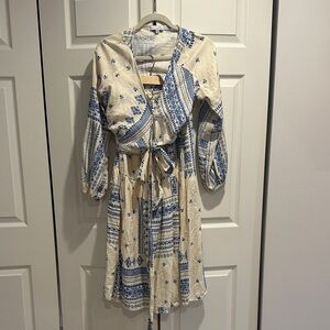 Elegant Blue and Cream Long Sleeve Dress
